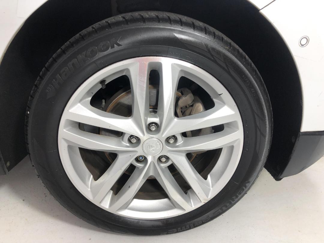 Photo '9' of Holden Equinox