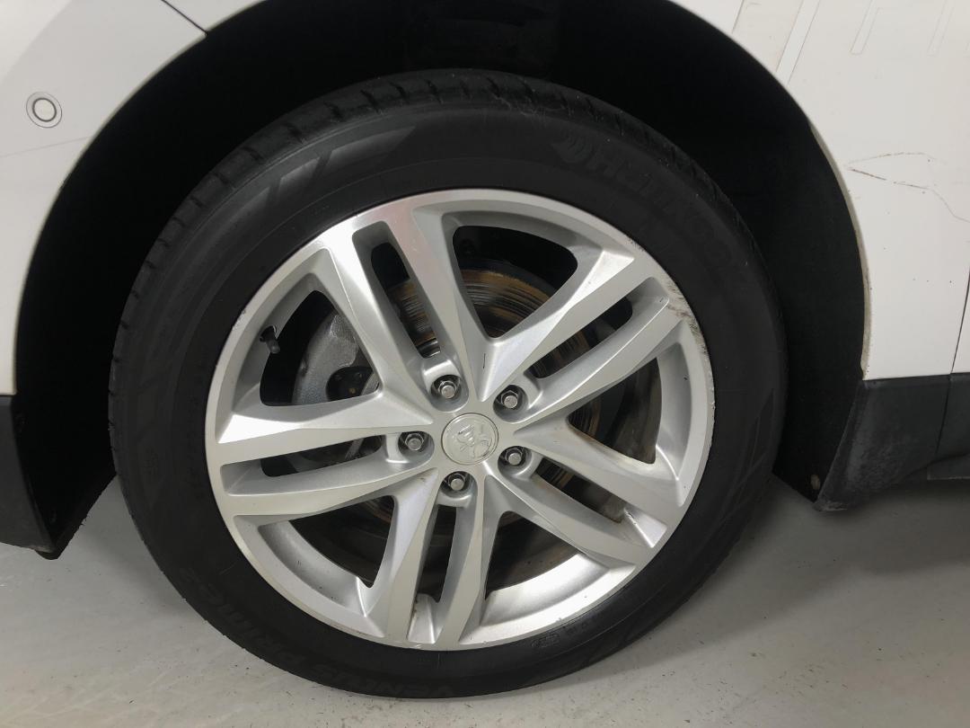 Photo '10' of Holden Equinox