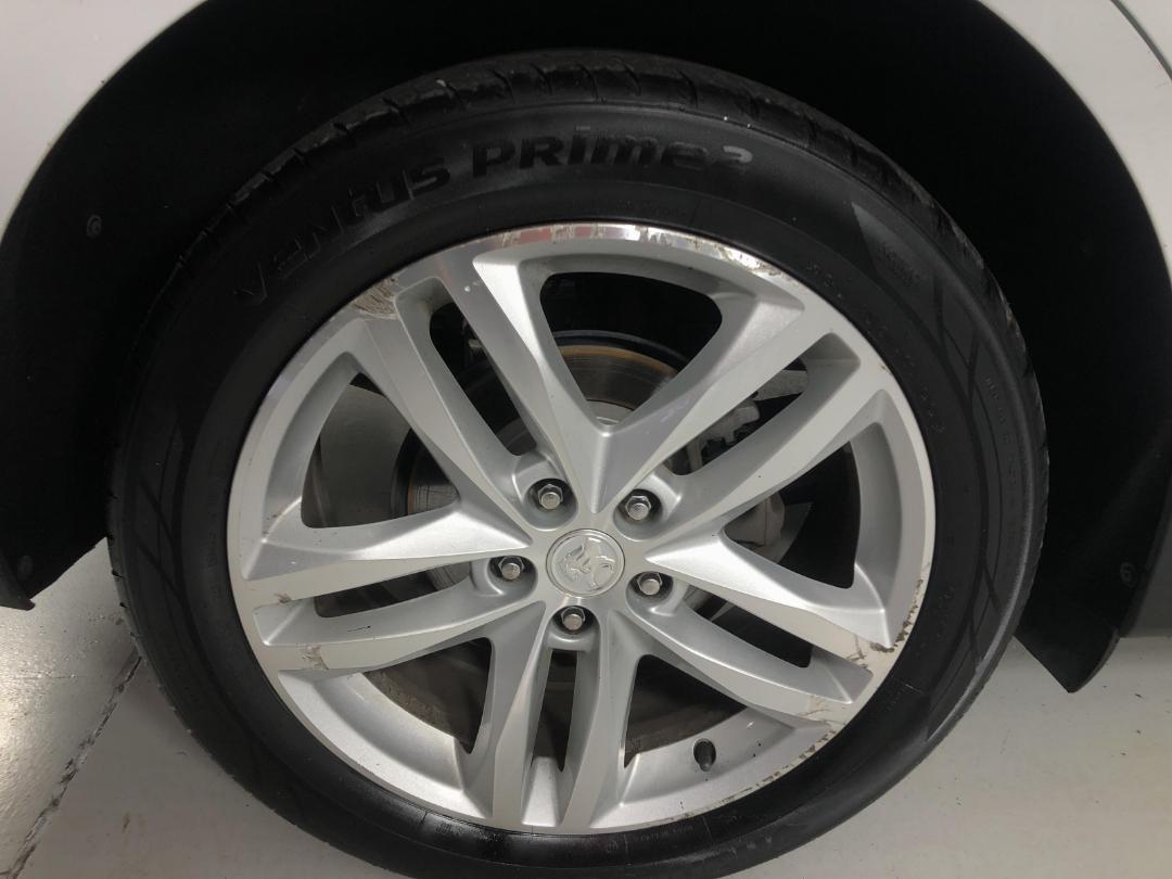 Photo '12' of Holden Equinox