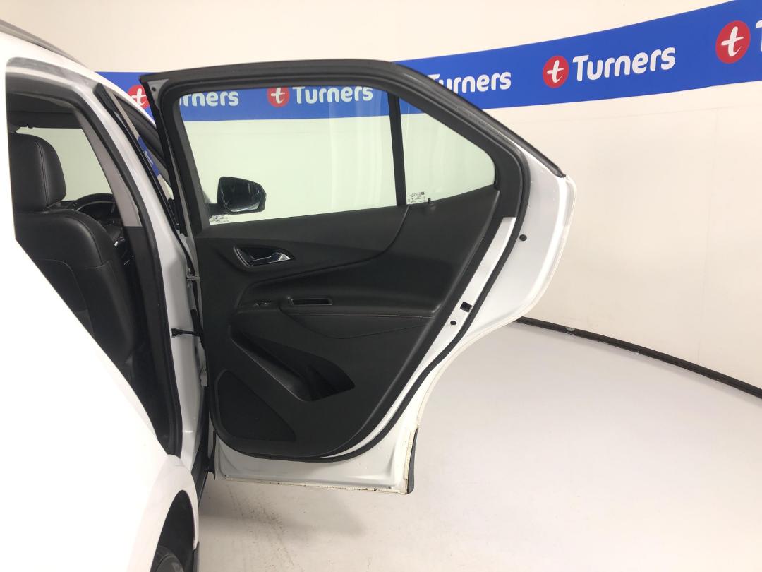 Photo '19' of Holden Equinox