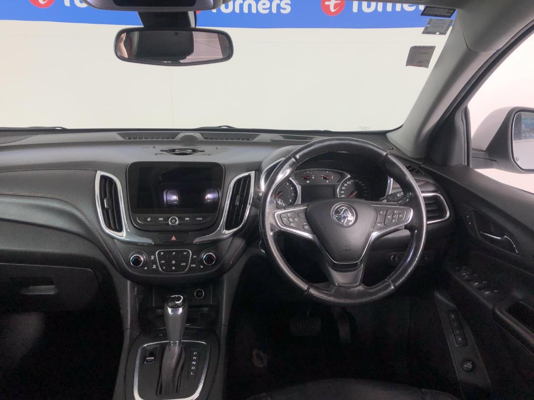 Photo '17' of Holden Equinox