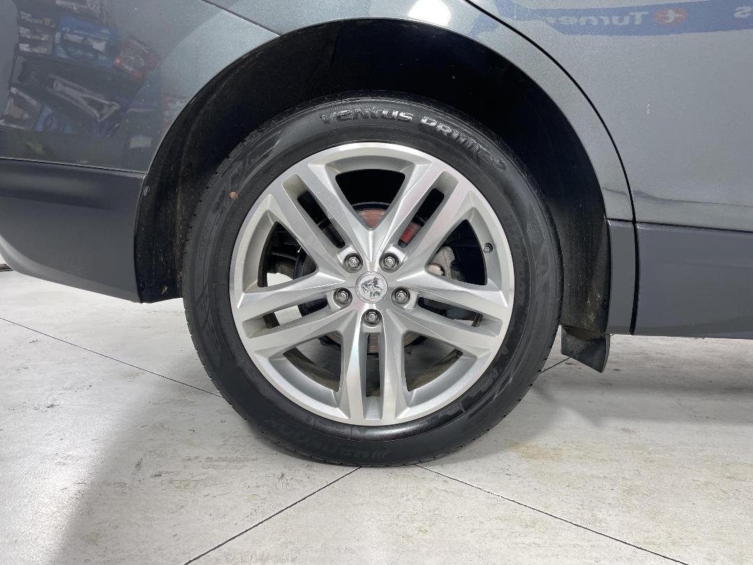 Photo '12' of Holden Equinox