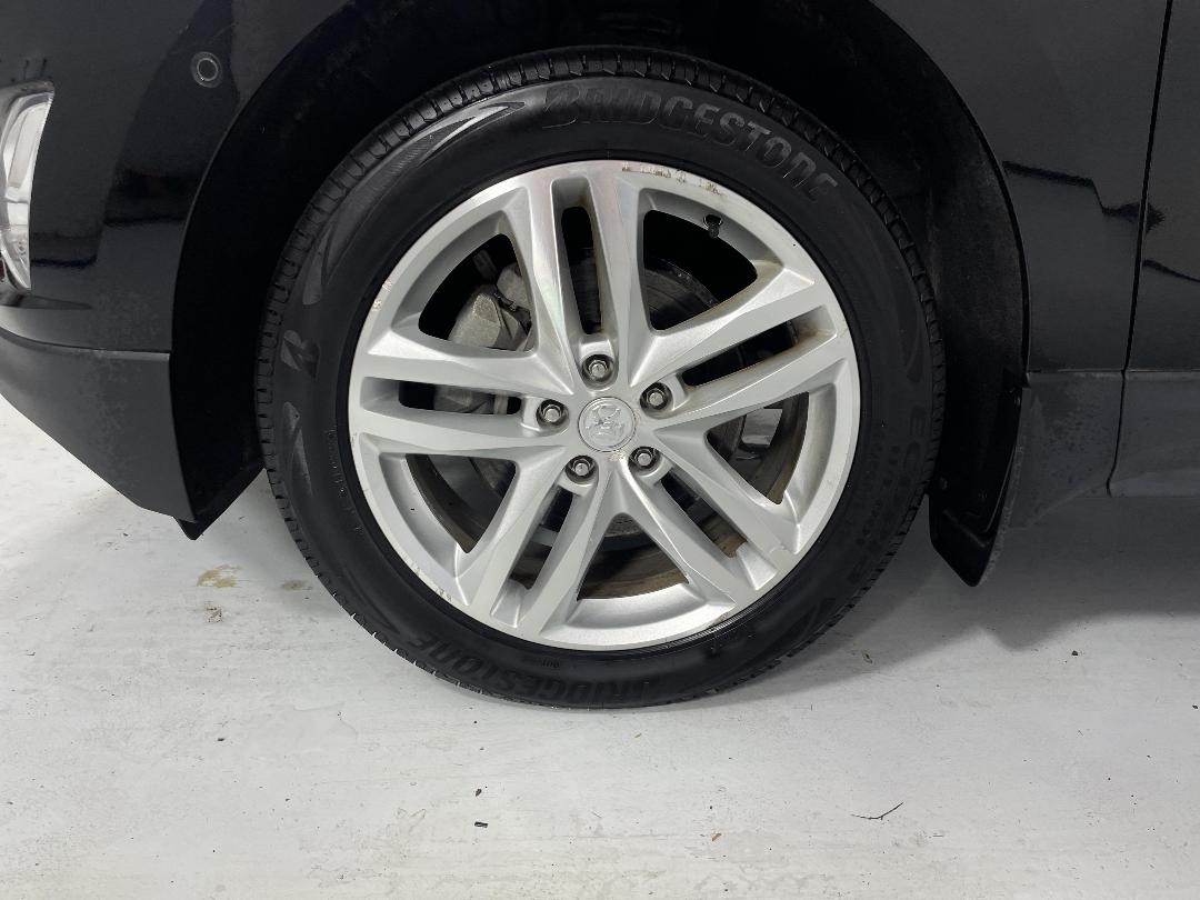 Photo '10' of Holden Equinox