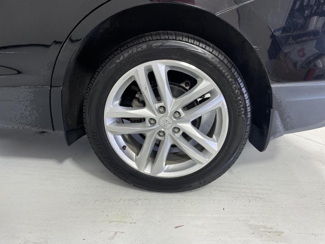 Photo '11' of Holden Equinox