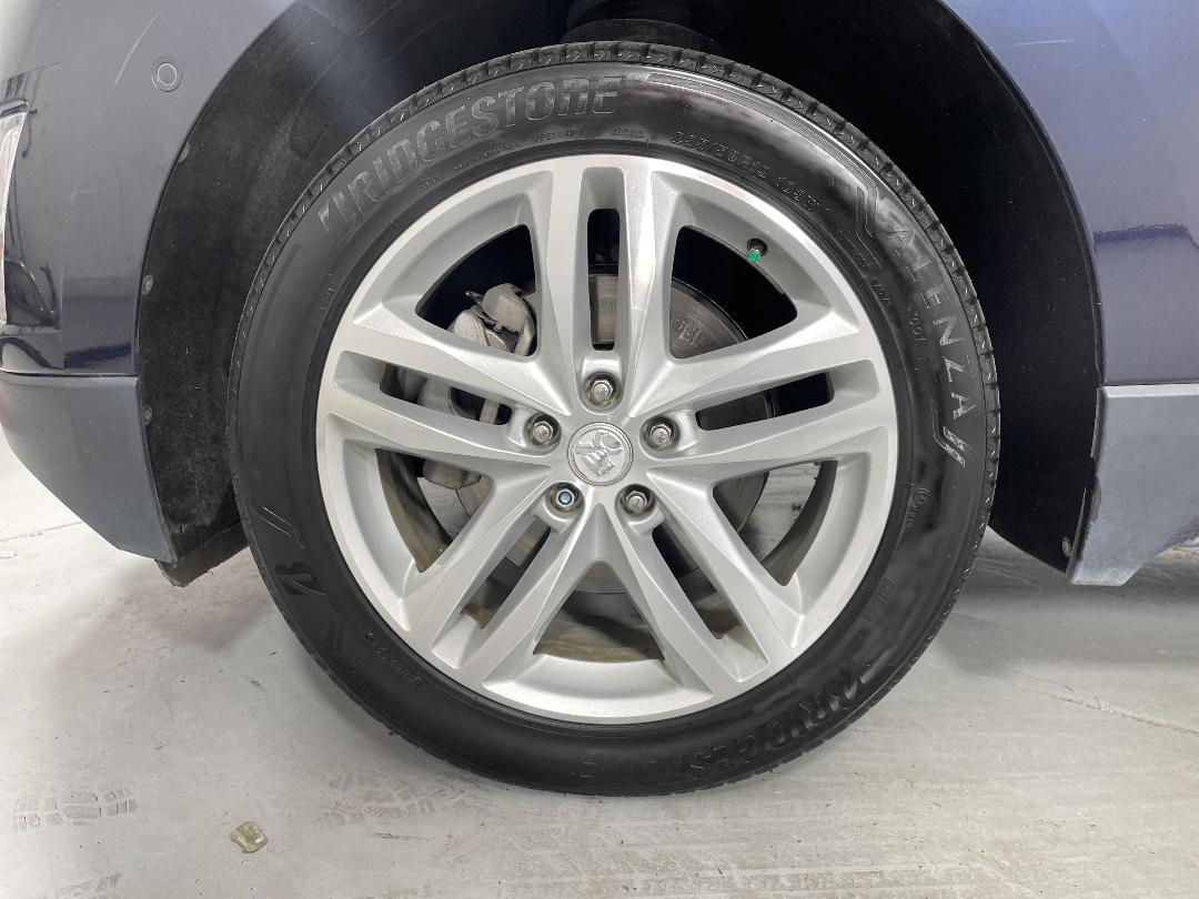 Photo '10' of Holden Equinox