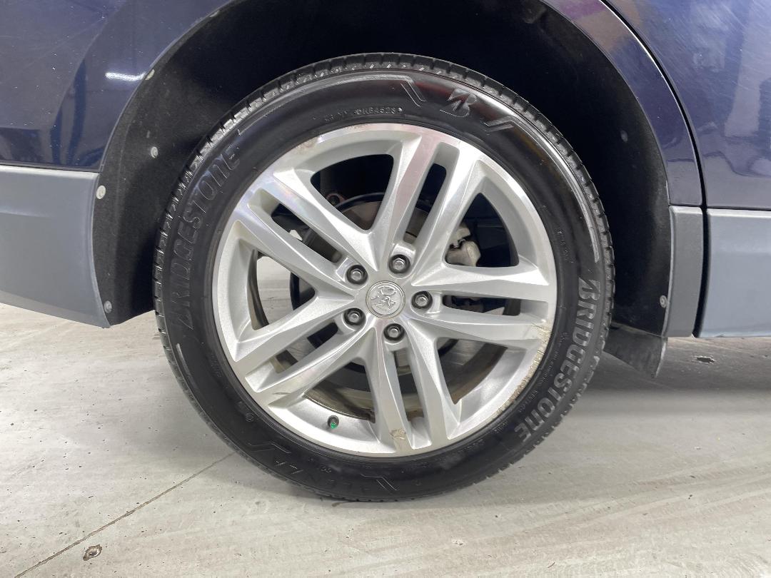 Photo '12' of Holden Equinox