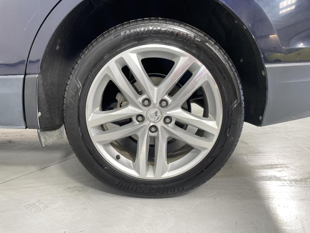 Photo '11' of Holden Equinox