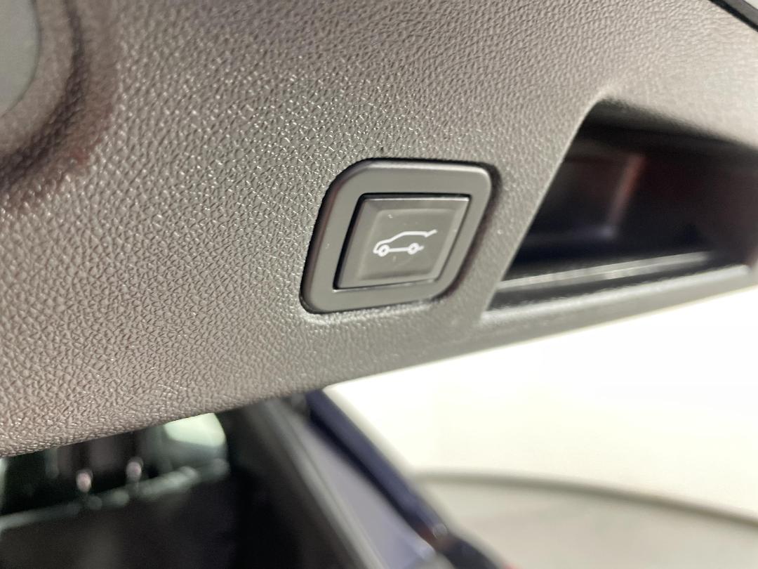 Photo '25' of Holden Equinox