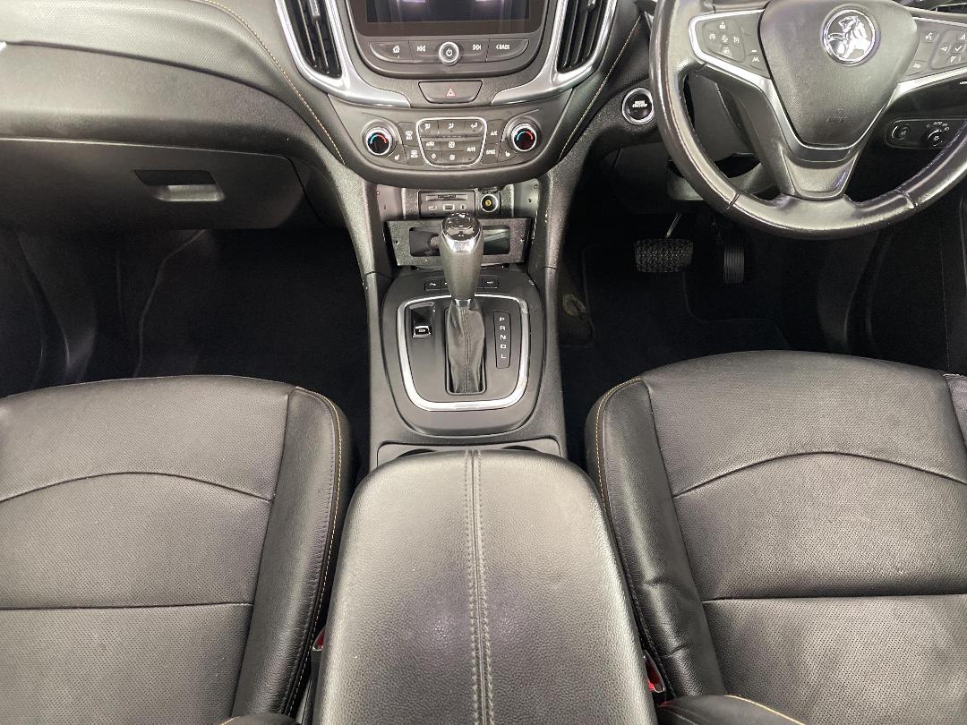 Photo '18' of Holden Equinox