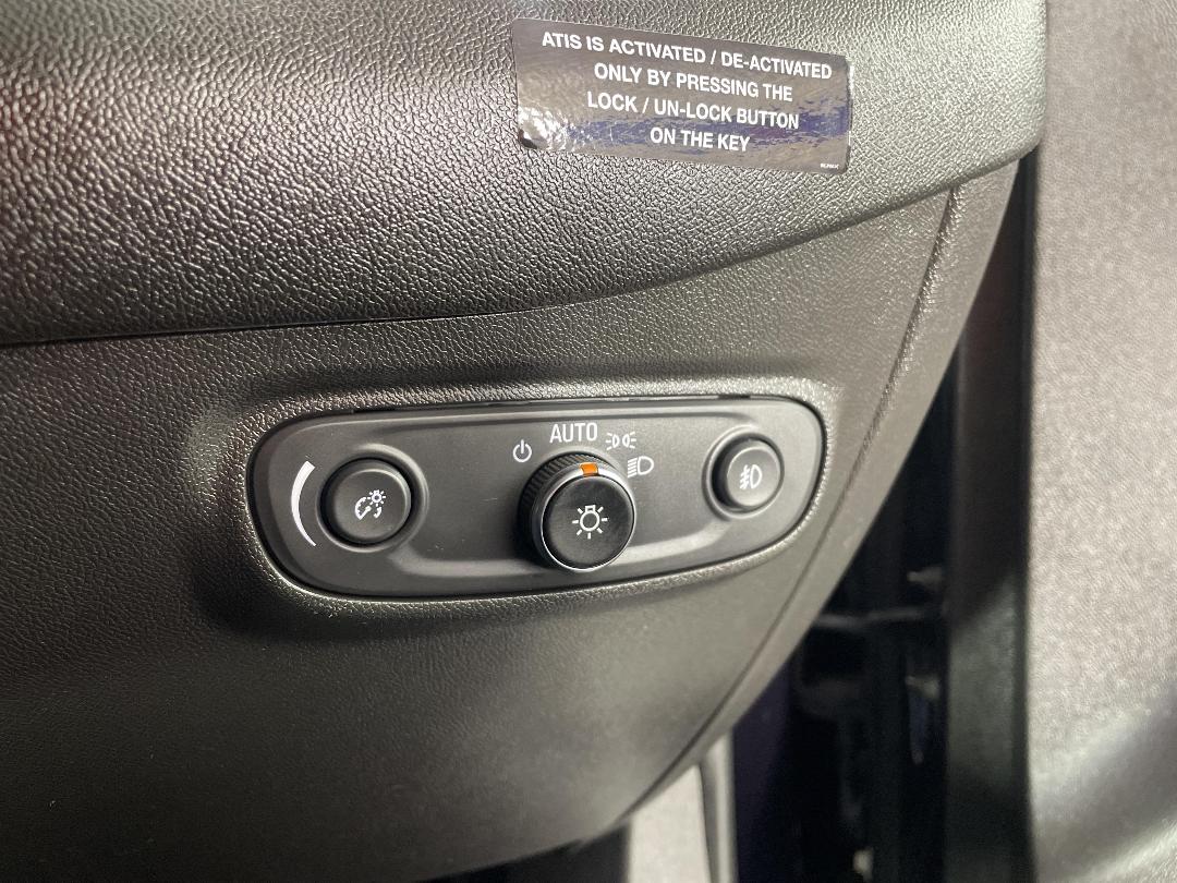 Photo '28' of Holden Equinox