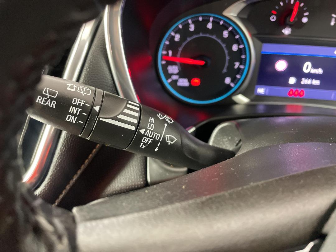 Photo '31' of Holden Equinox