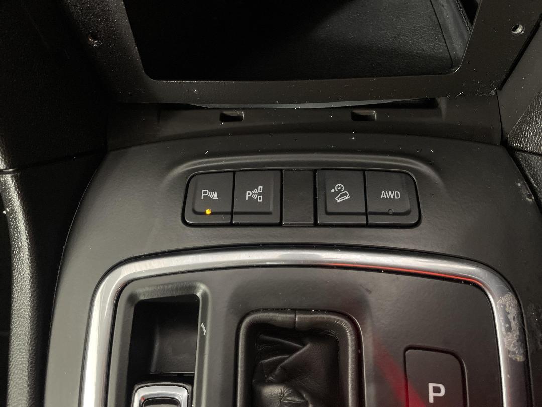 Photo '32' of Holden Equinox