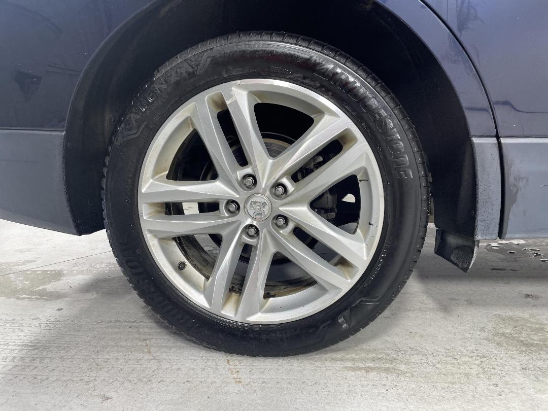 Photo '12' of Holden Equinox