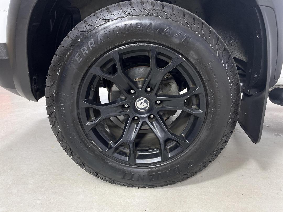 Photo '10' of Holden HSV