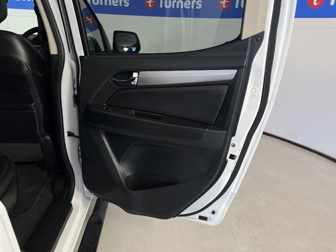 Photo '19' of Holden HSV