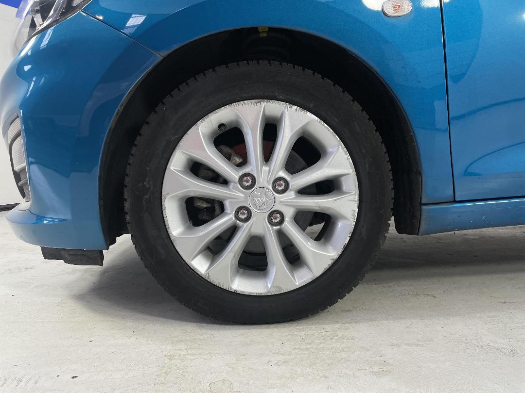 Photo '10' of Holden Spark