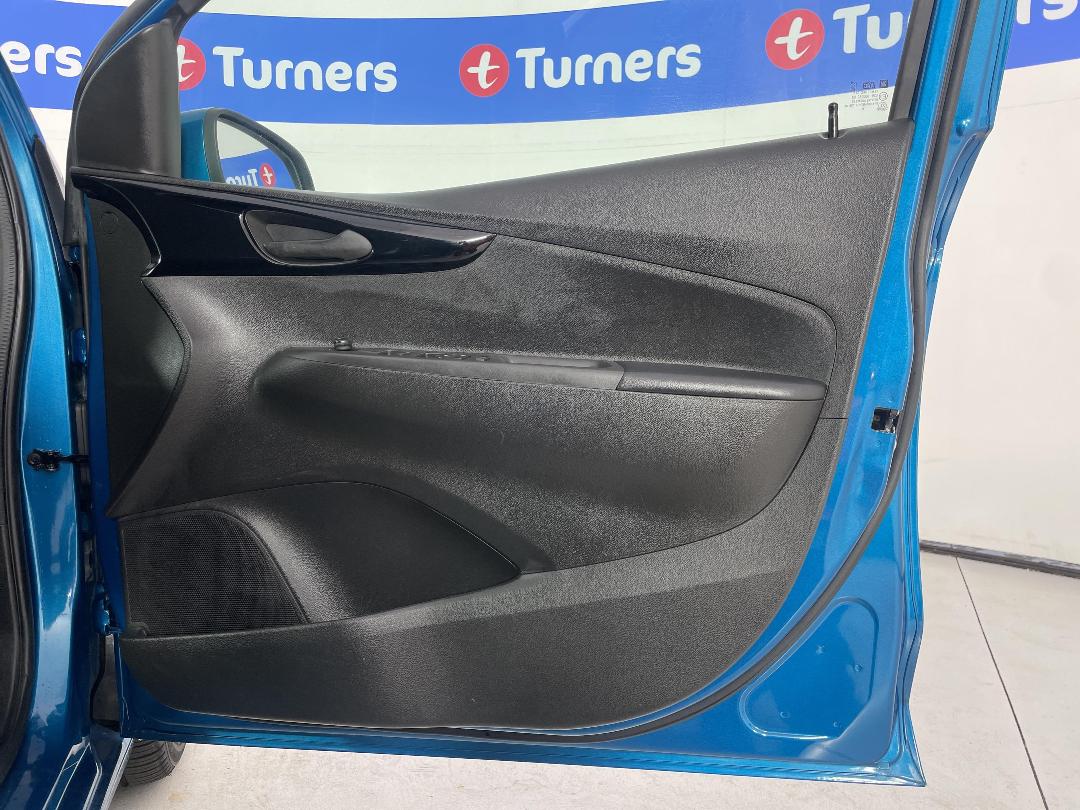 Photo '15' of Holden Spark