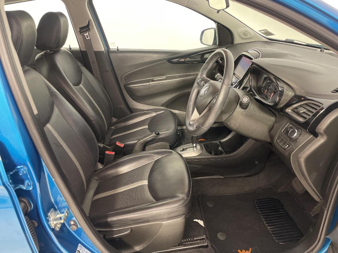 Photo '16' of Holden Spark