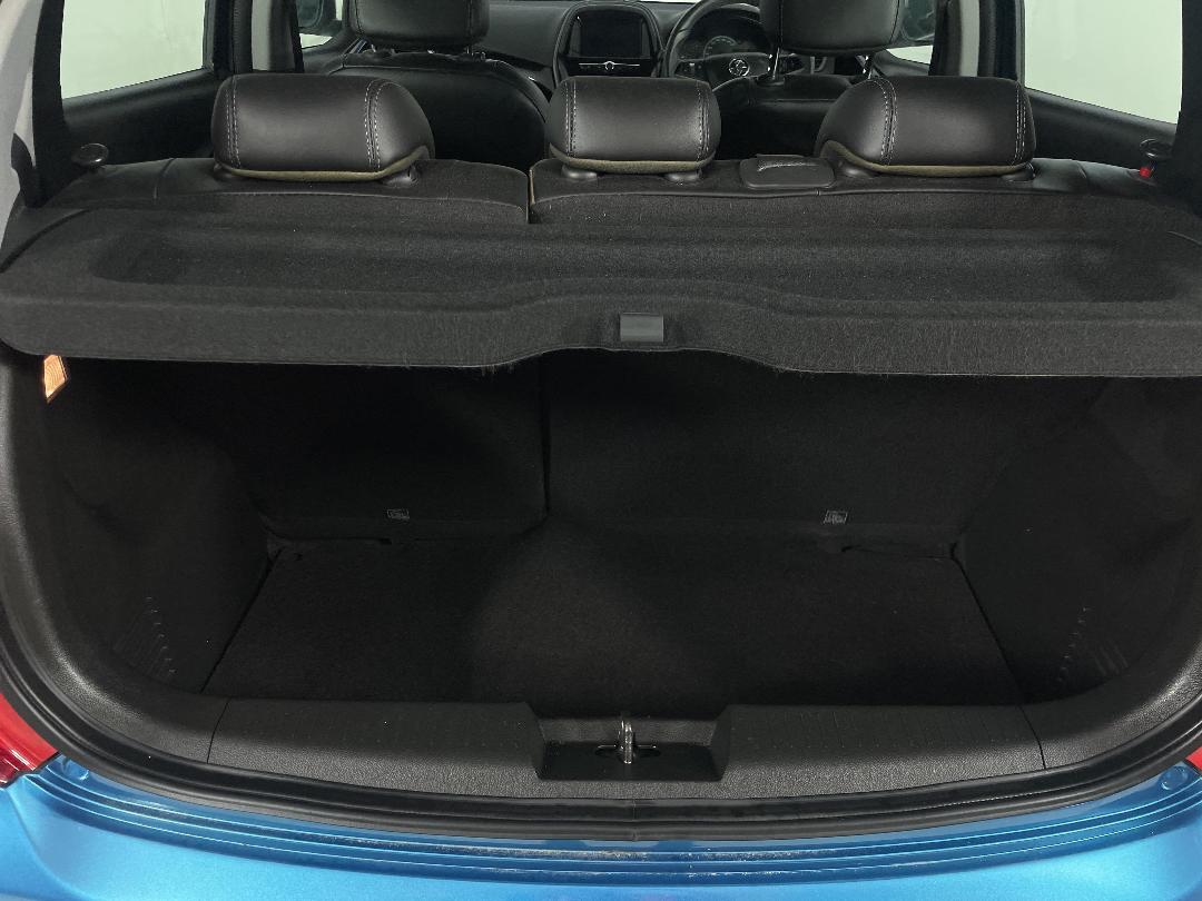 Photo '14' of Holden Spark