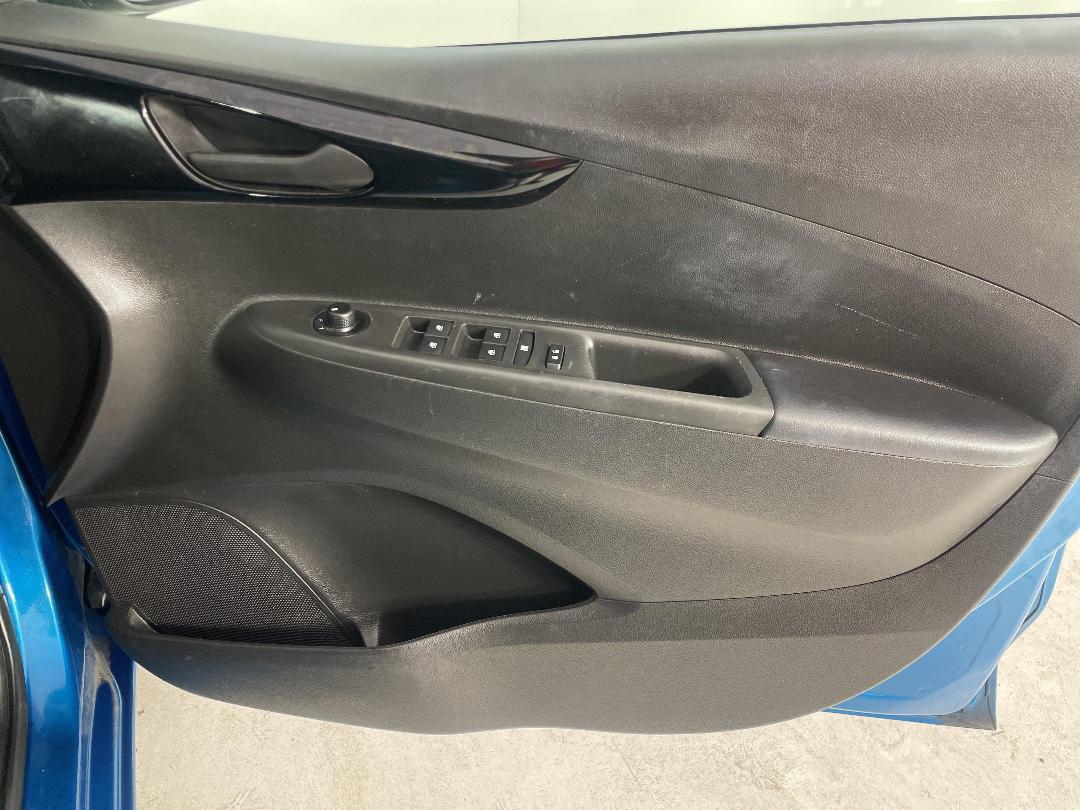 Photo '15' of Holden Spark