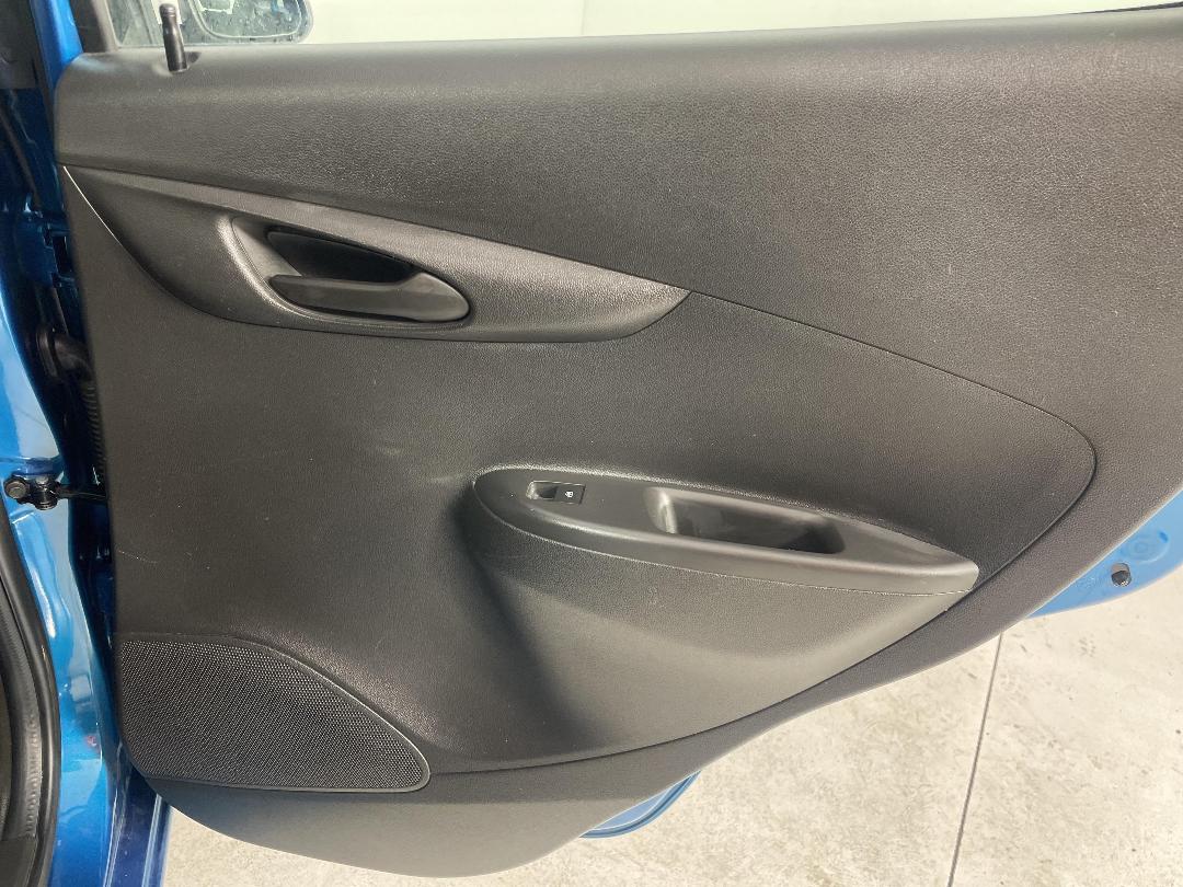 Photo '19' of Holden Spark