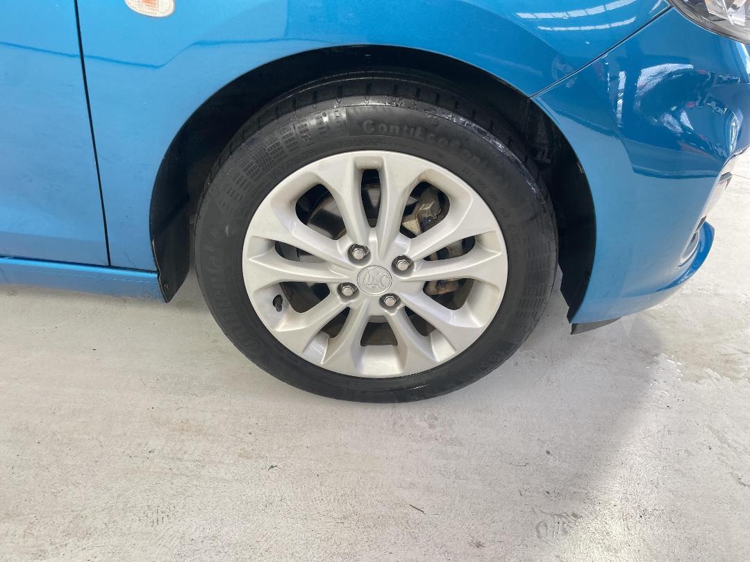 Photo '9' of Holden Spark