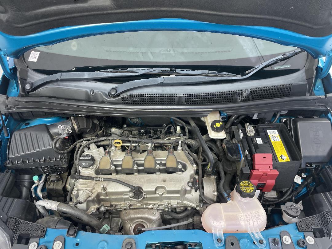 Photo '13' of Holden Spark