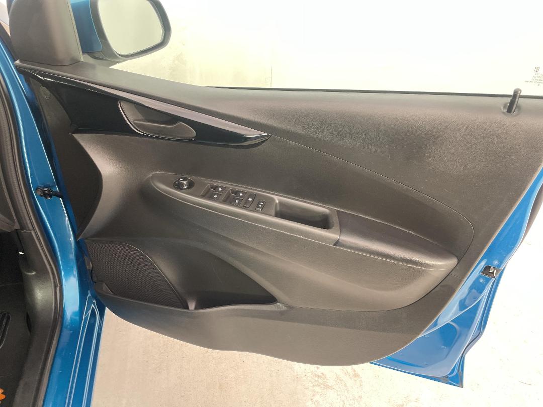 Photo '15' of Holden Spark