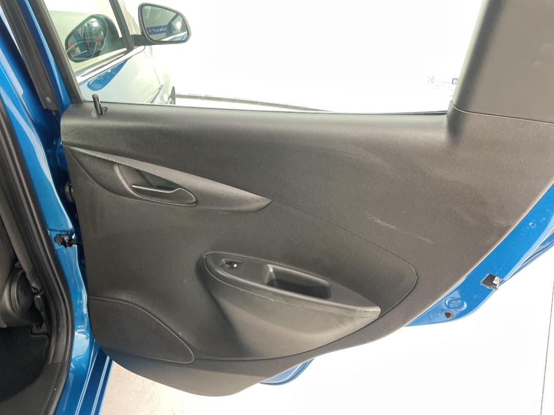 Photo '19' of Holden Spark