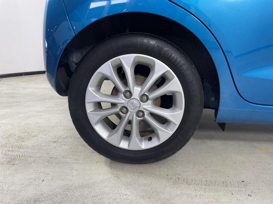 Photo '12' of Holden Spark Photo '12' of Holden Spark