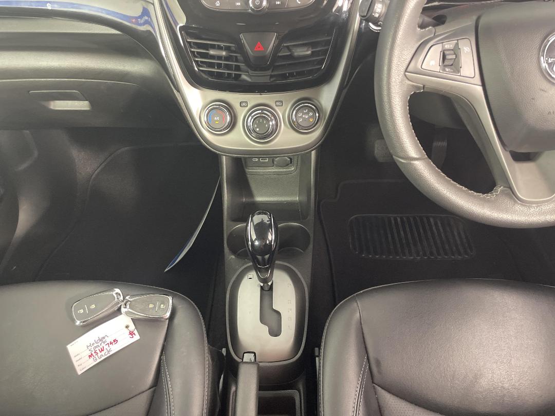 Photo '18' of Holden Spark