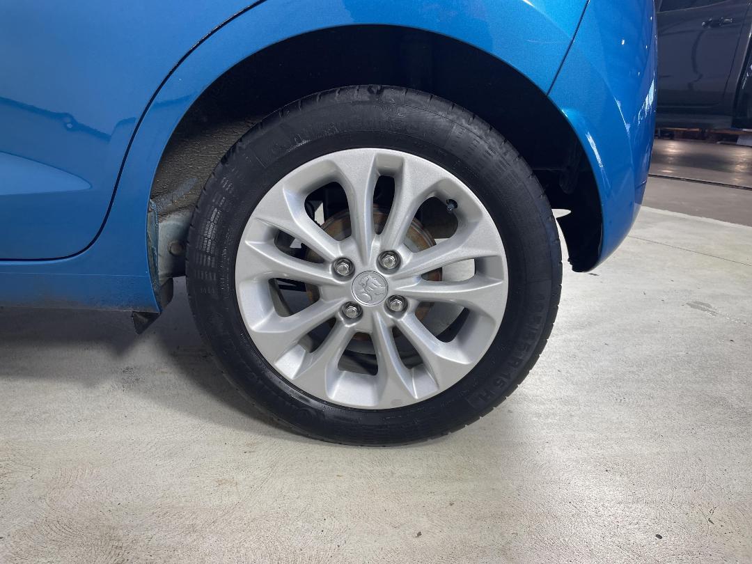 Photo '11' of Holden Spark Photo '11' of Holden Spark