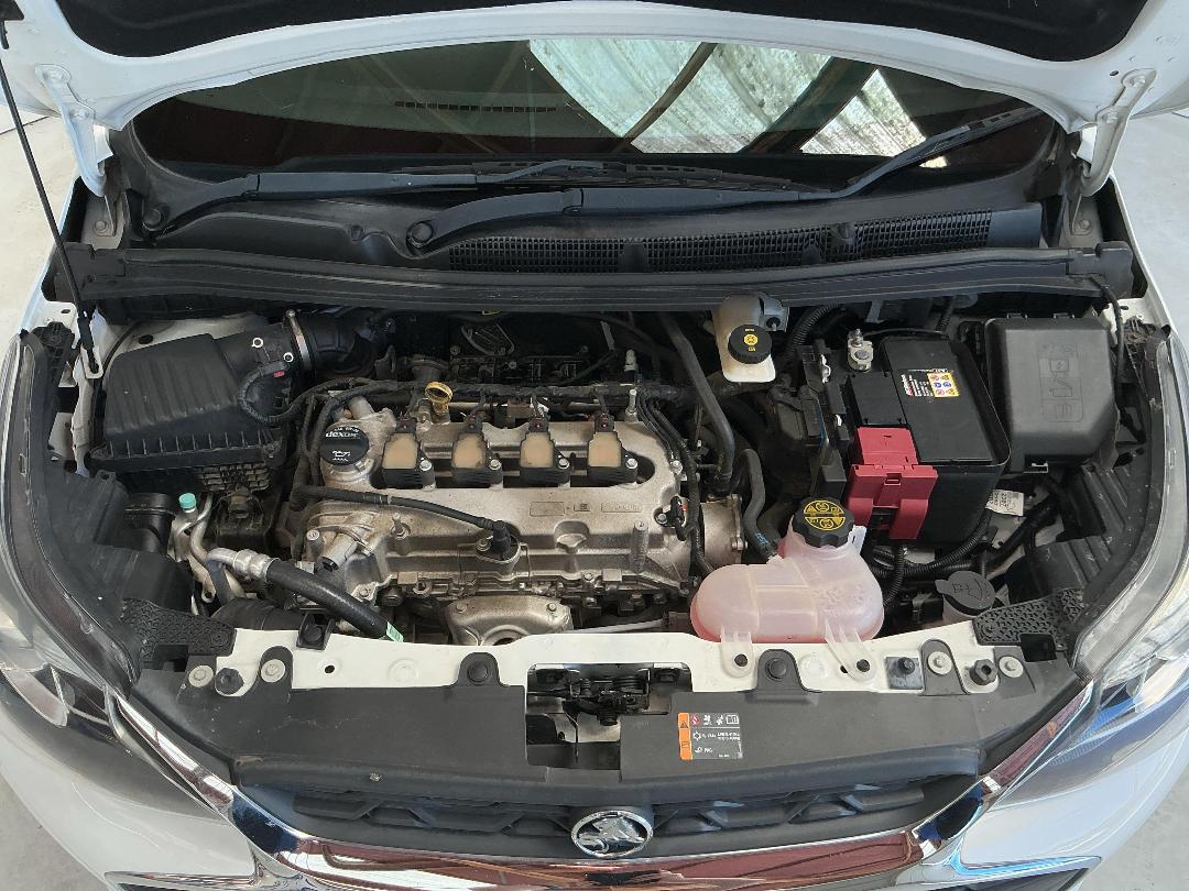 Photo '13' of Holden Spark