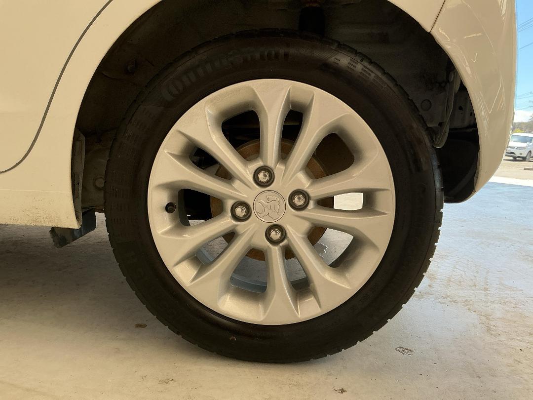 Photo '11' of Holden Spark