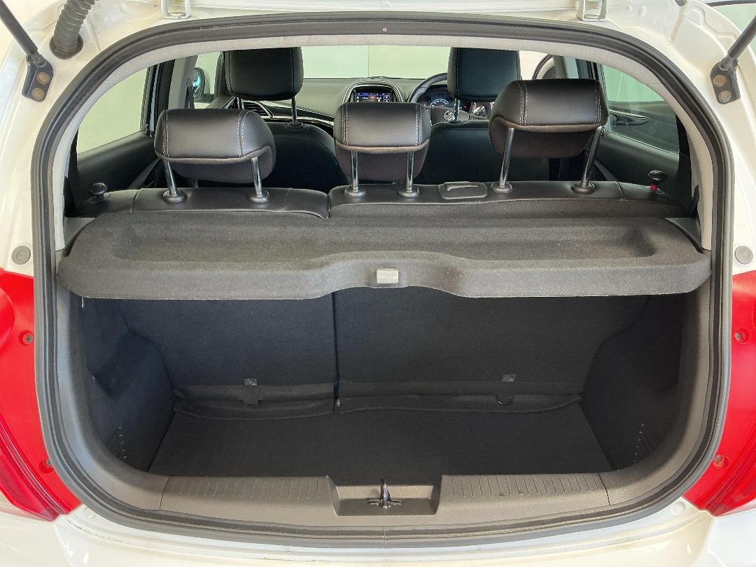 Photo '14' of Holden Spark