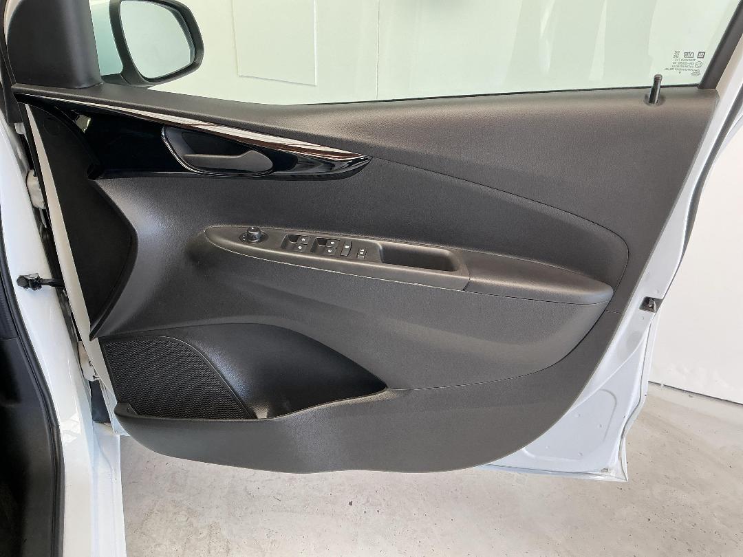 Photo '15' of Holden Spark