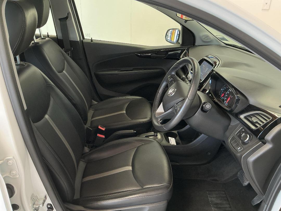 Photo '16' of Holden Spark