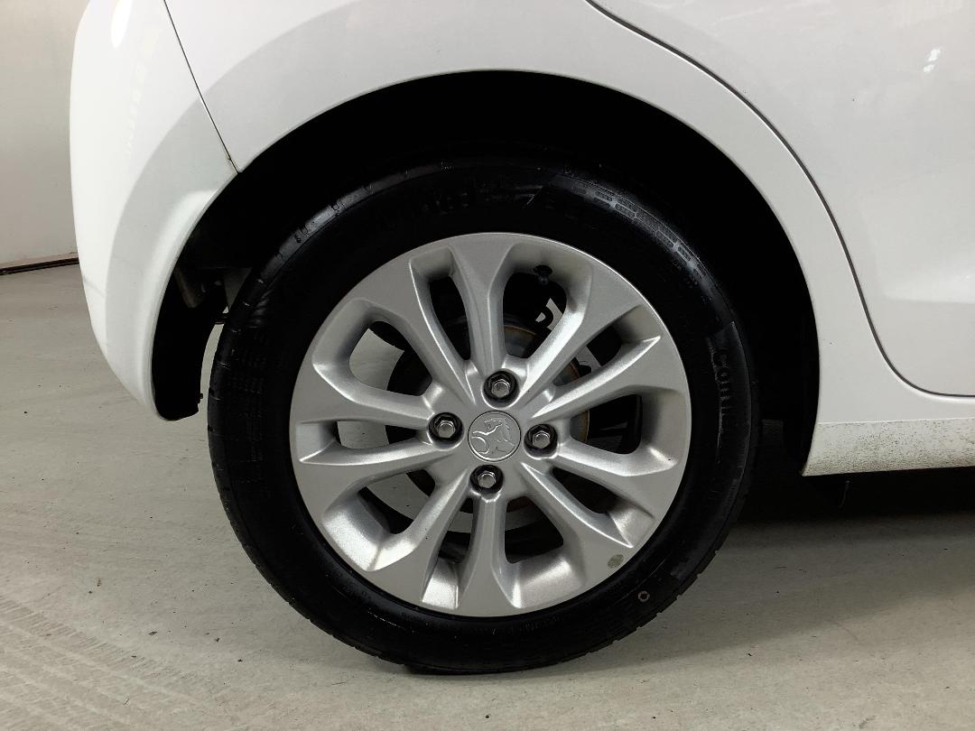 Photo '12' of Holden Spark Photo '12' of Holden Spark