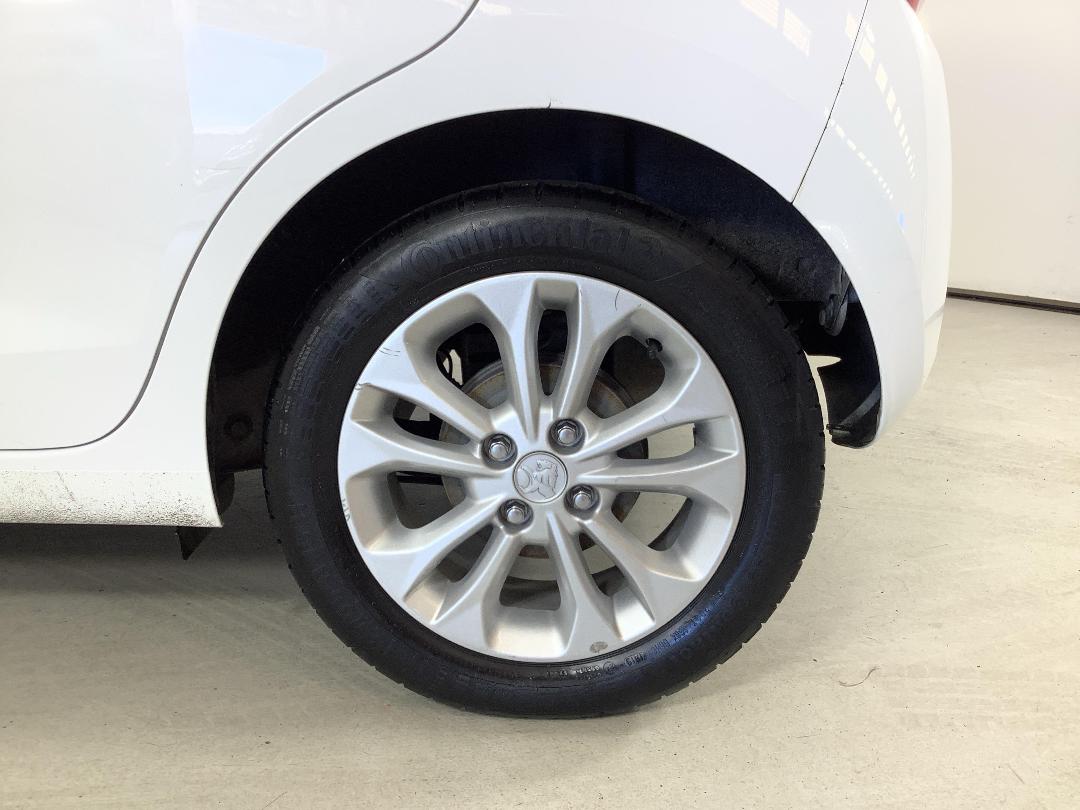 Photo '11' of Holden Spark Photo '11' of Holden Spark