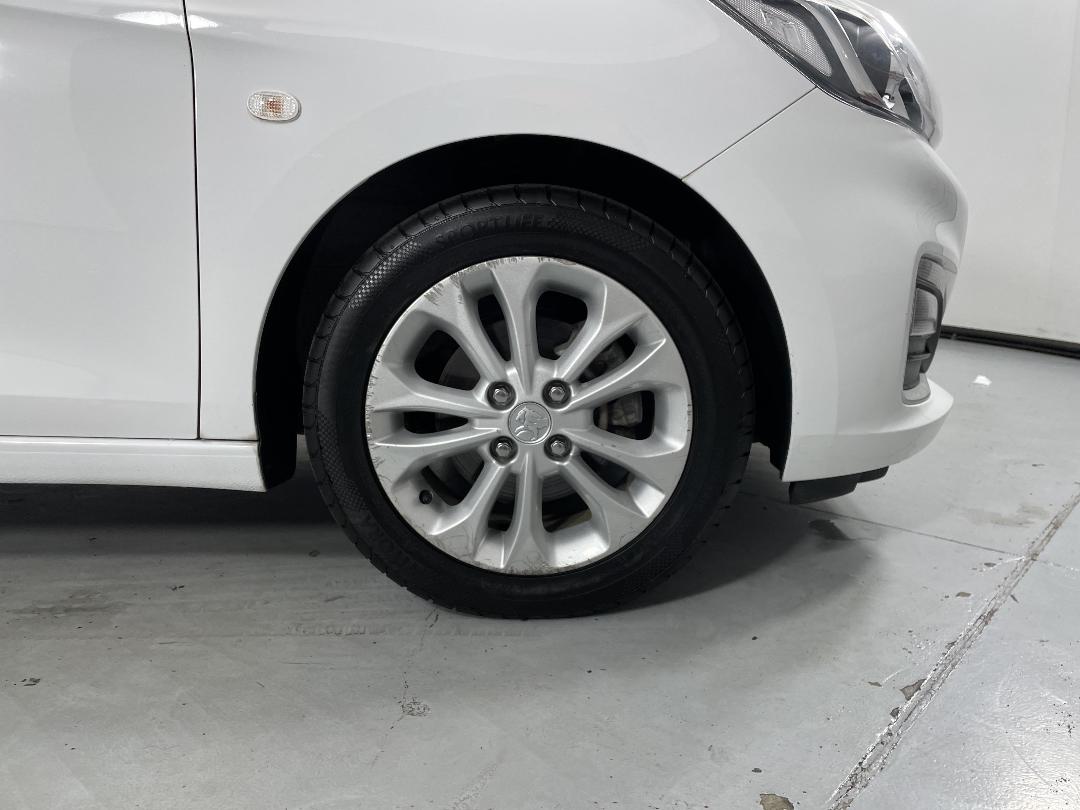 Photo '9' of Holden Spark