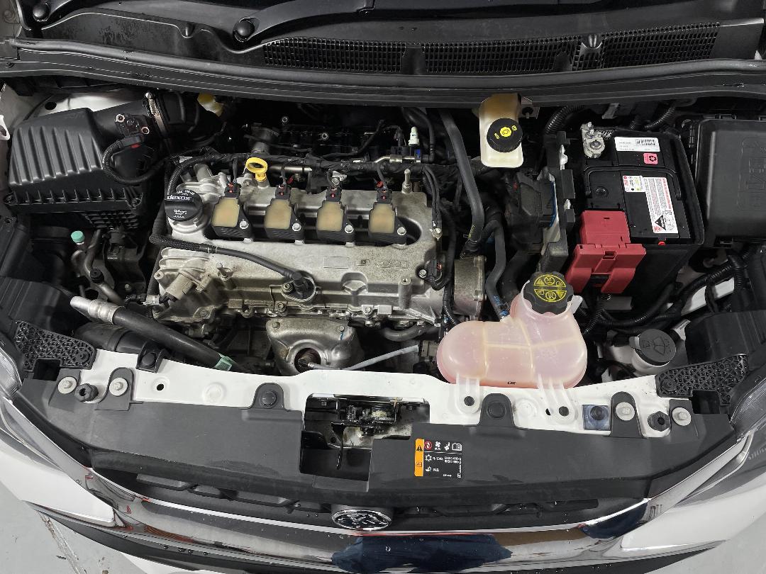 Photo '13' of Holden Spark