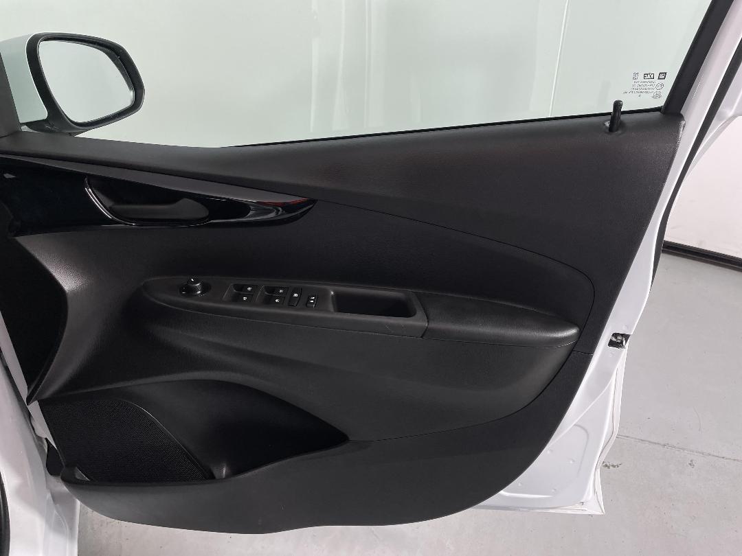 Photo '15' of Holden Spark