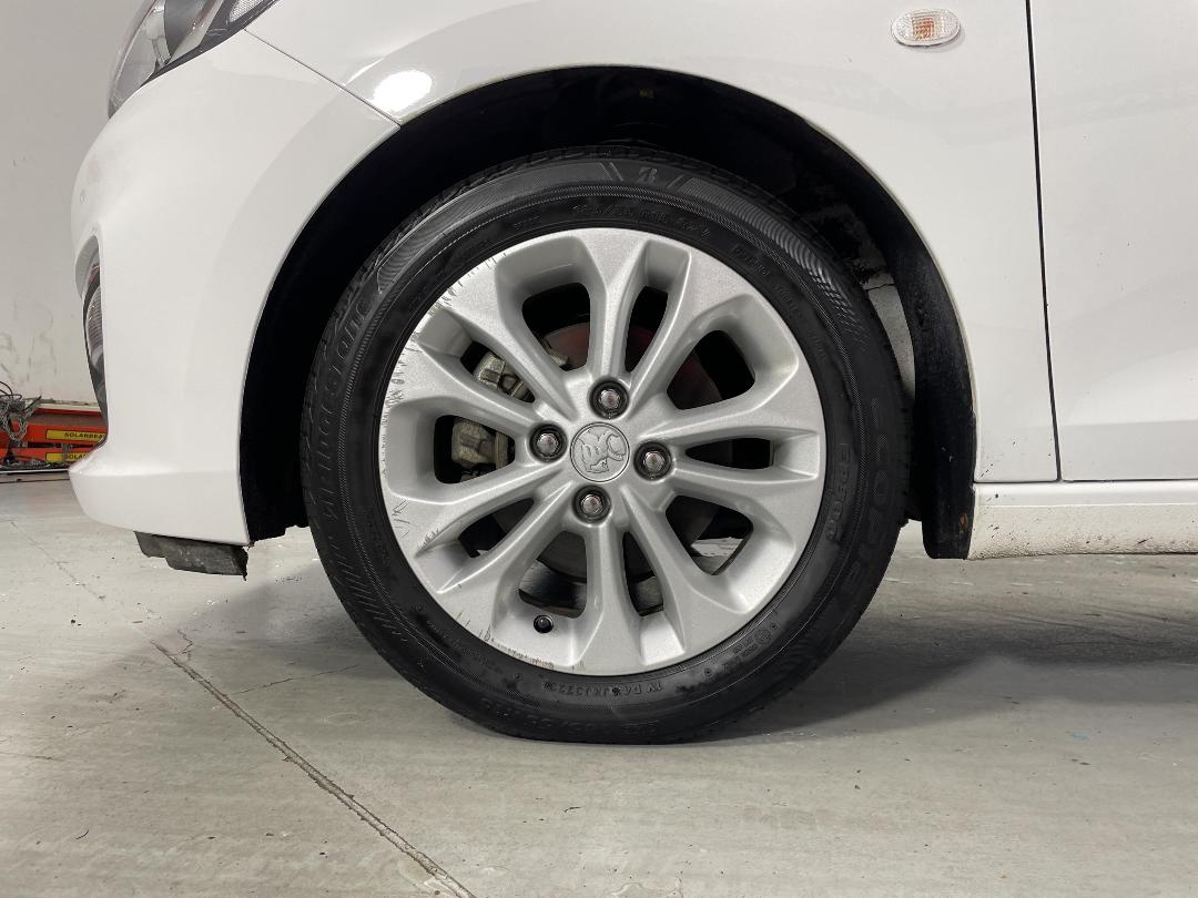 Photo '10' of Holden Spark