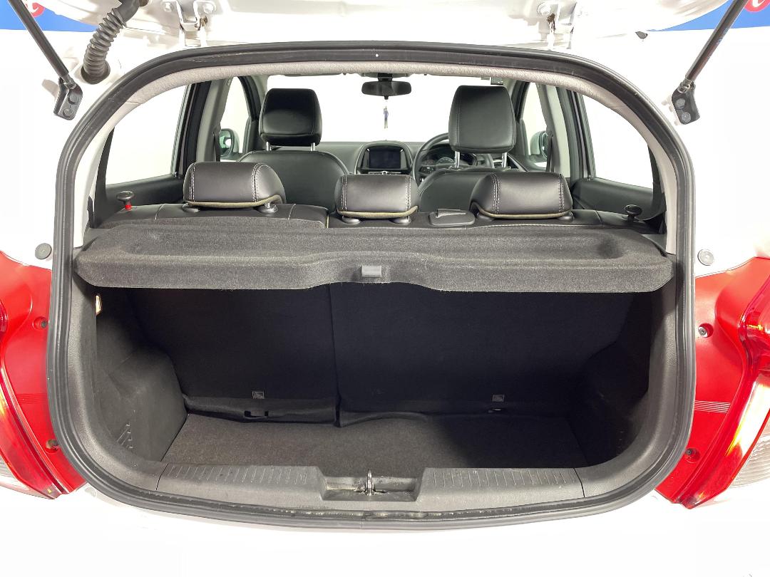 Photo '14' of Holden Spark