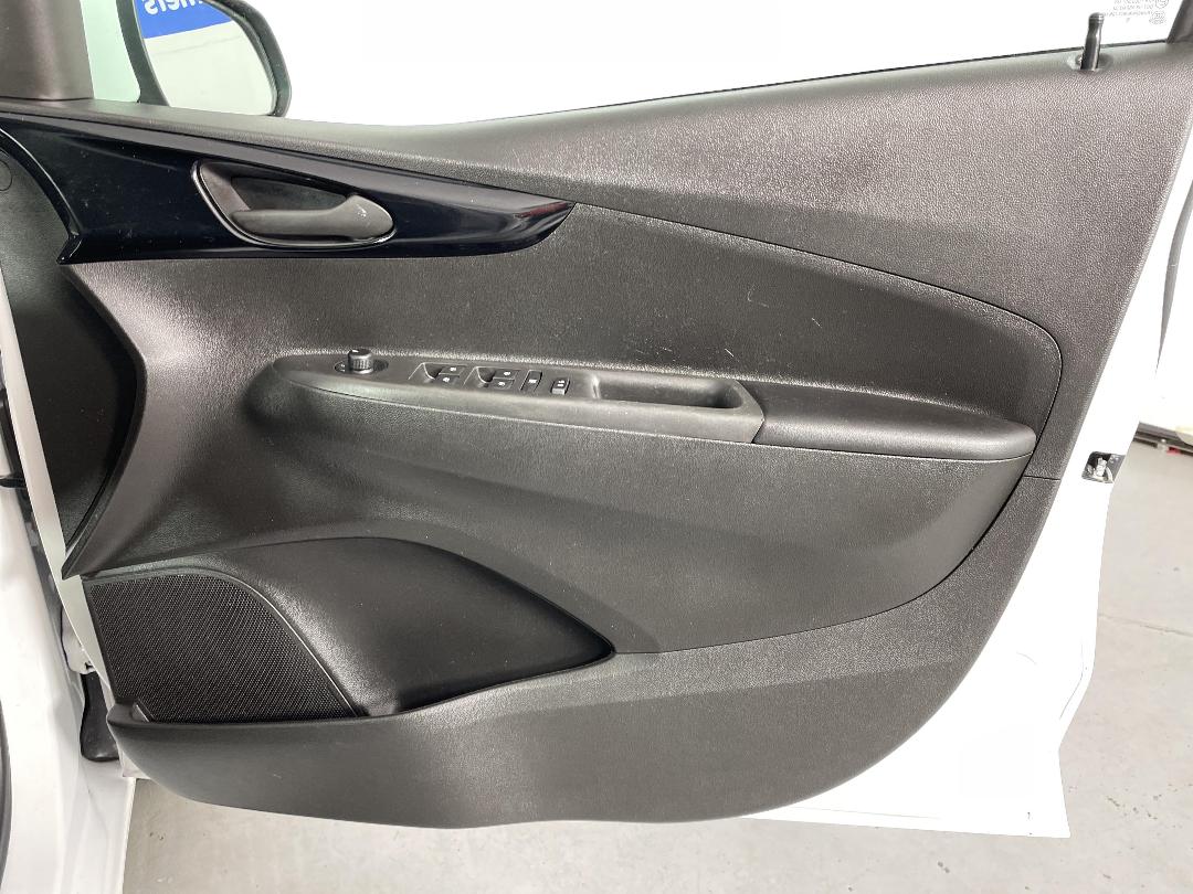 Photo '15' of Holden Spark