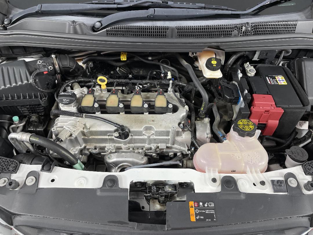 Photo '13' of Holden Spark