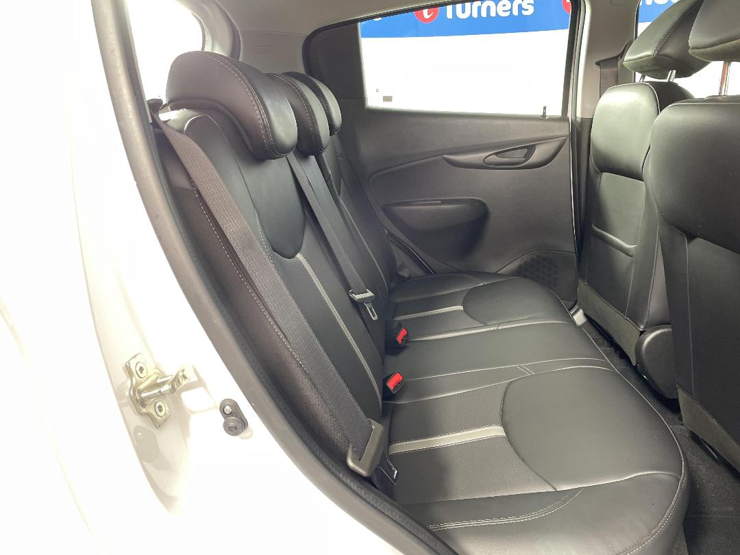 Photo '20' of Holden Spark