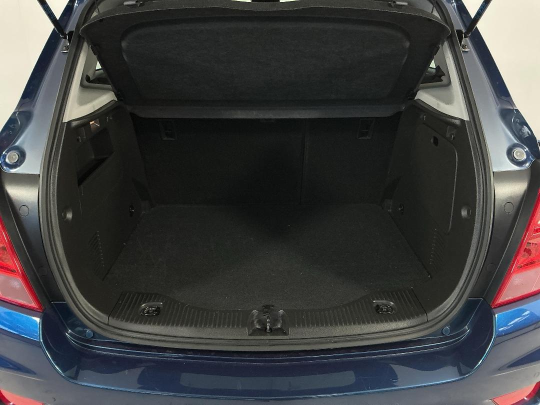 Photo '14' of Holden Trax