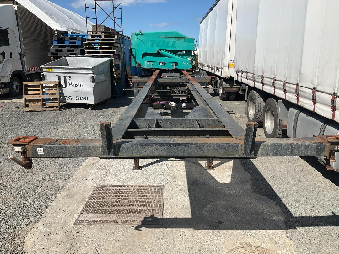 Photo '4' of Homebuilt IDEAL SERVICES Skeletal Semi