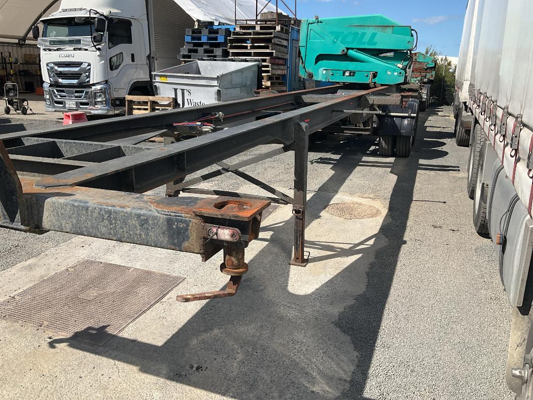 Photo '5' of Homebuilt IDEAL SERVICES Skeletal Semi